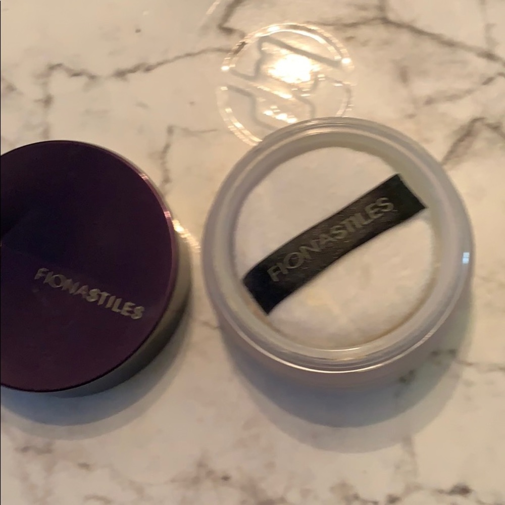 Fiona Stiles Whitestone Invisible Loose Powder - Picture 5 of 5